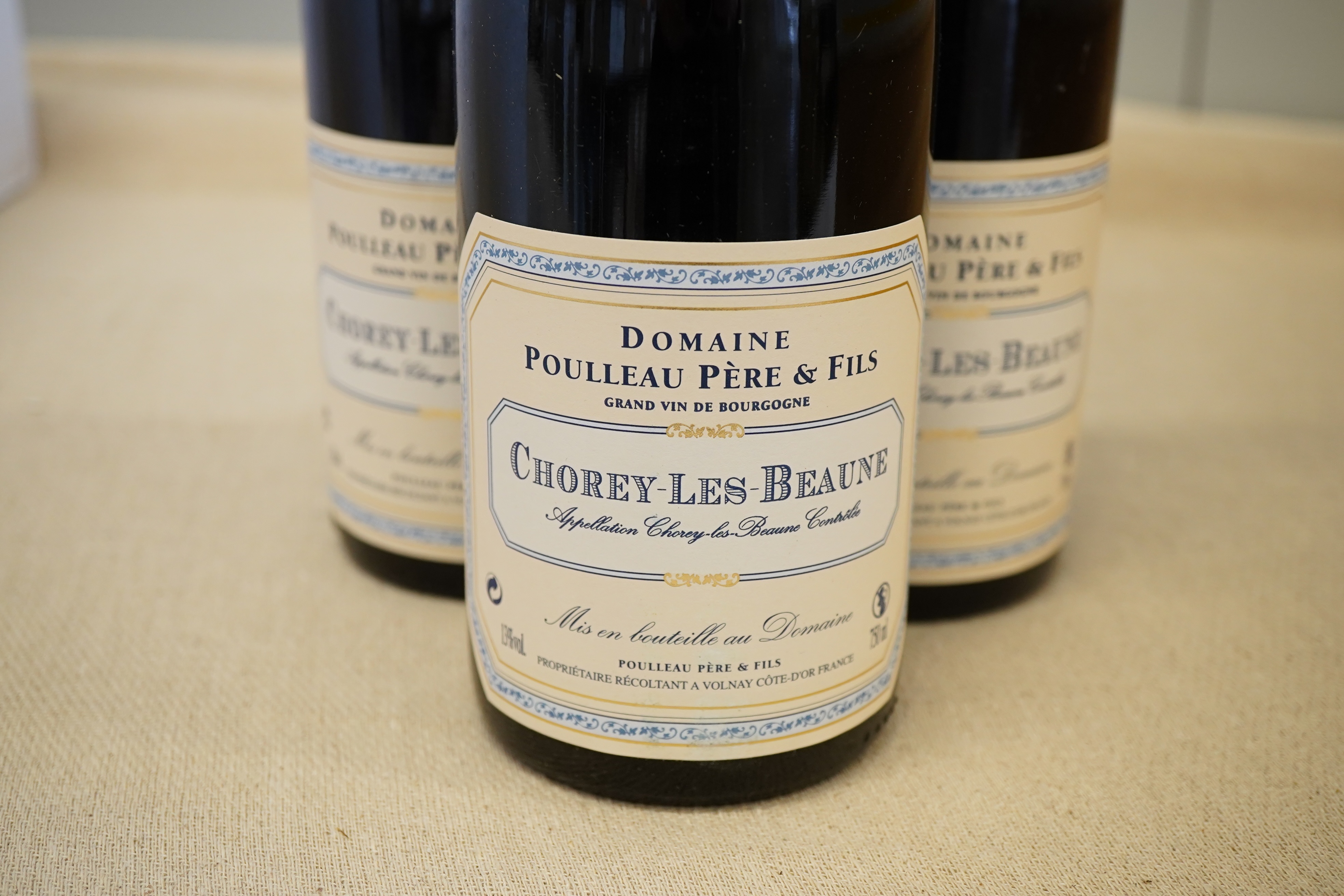 Domaine Poulleau Pere et Fils, Chorey-lès-Beaune, 2010
